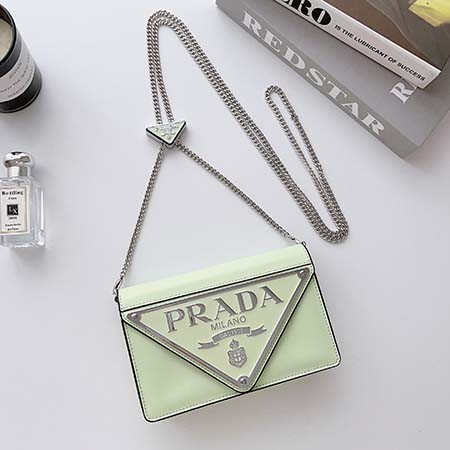 アイフォーン15 ultra prada ケース 